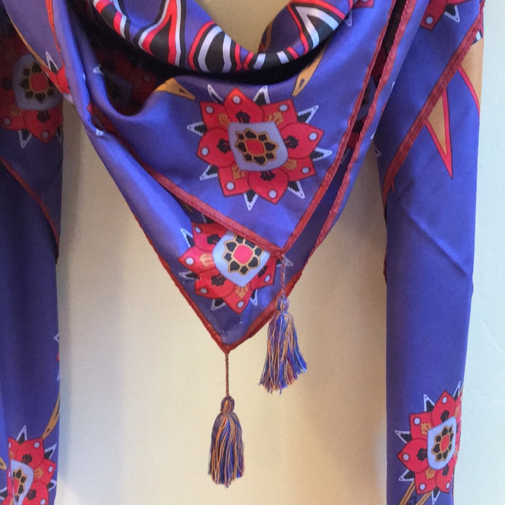 Gorgeous silk scarf - Lucky Brand
